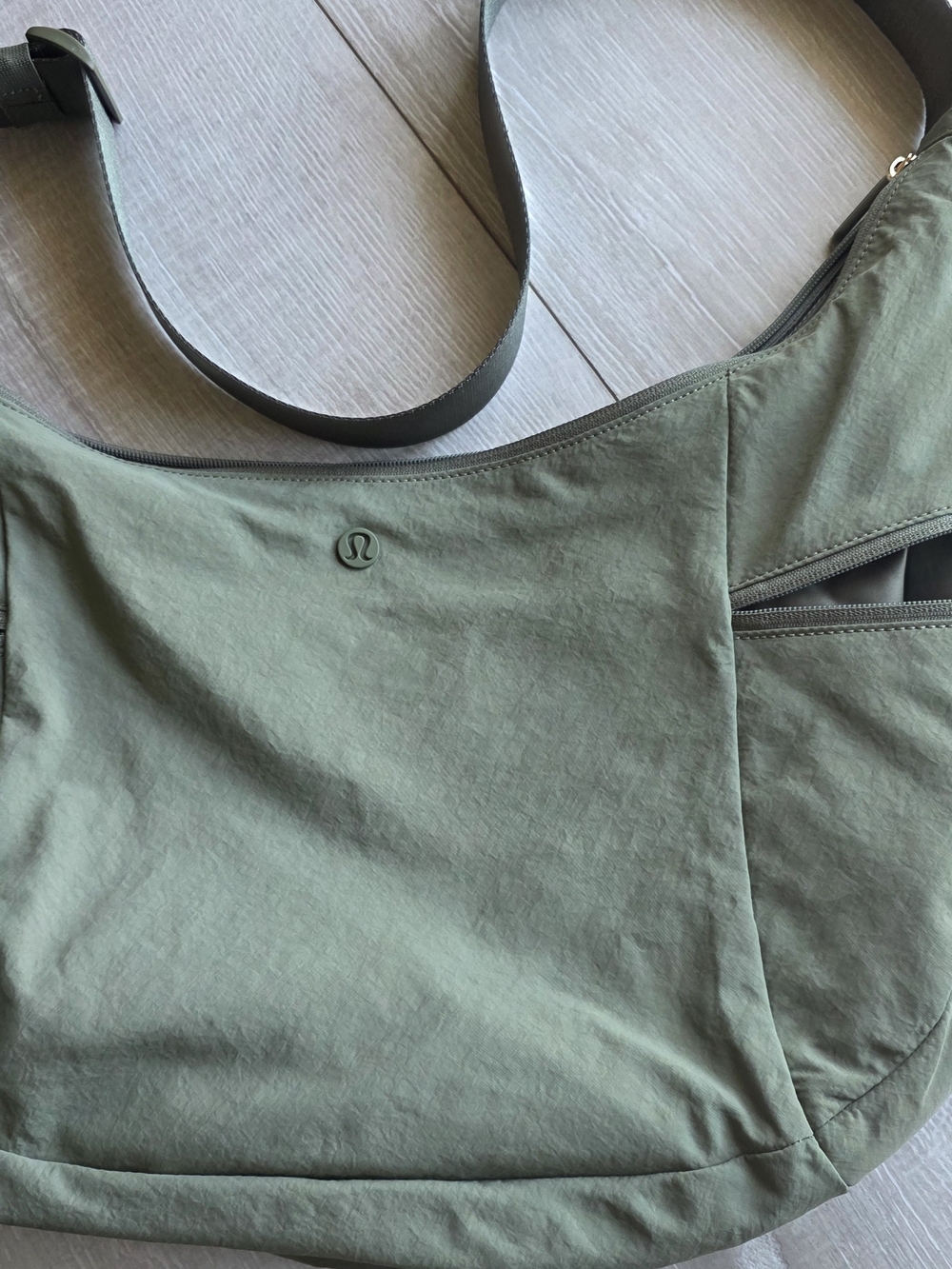 NWT Lululemon Large Slouchy Sling Bag, 13L, Bay Leaf